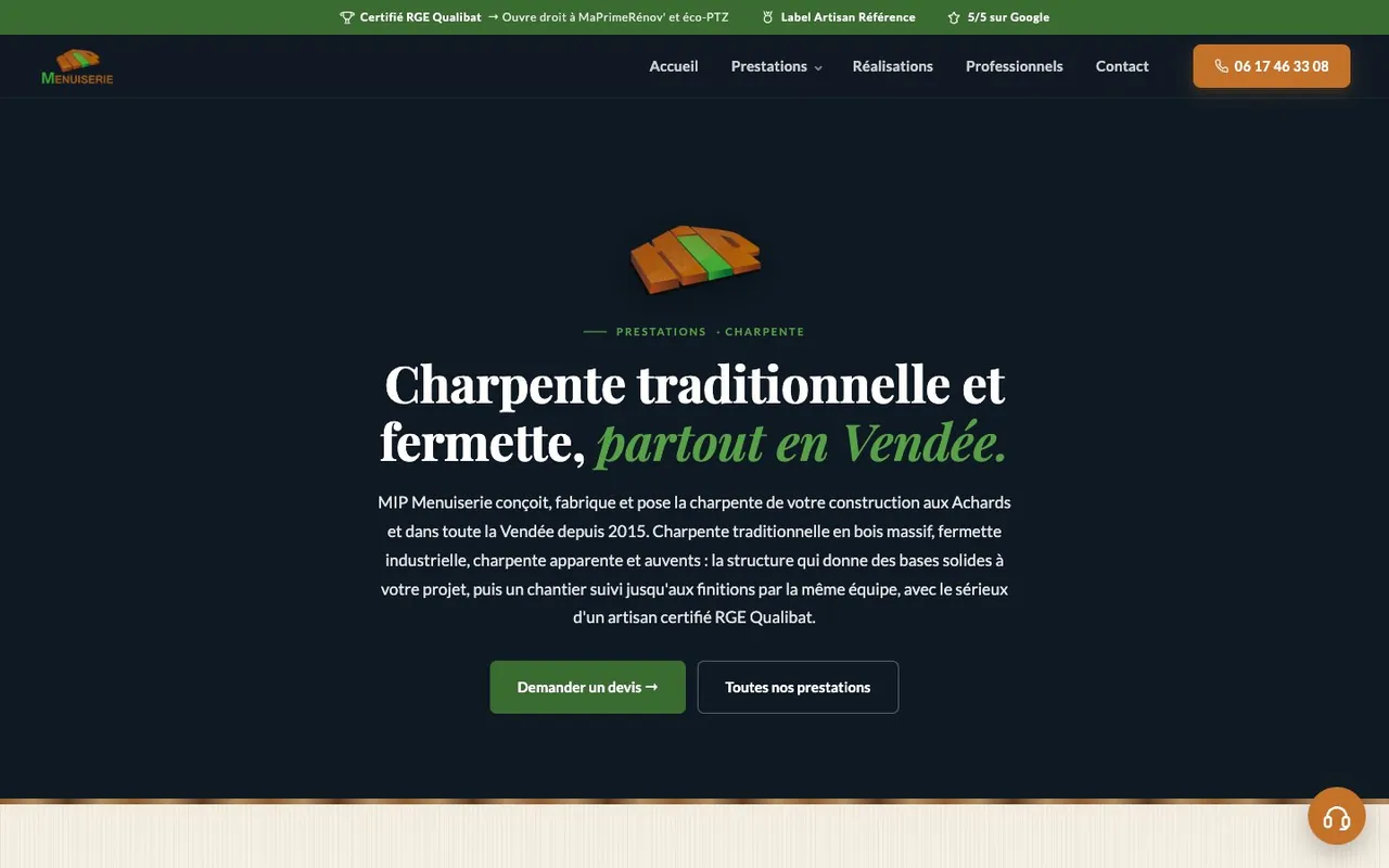 Page Charpente traditionnelle du site MIP Menuiserie sur ordinateur, avec le bandeau RGE Qualibat, Label Artisan Référence et 5/5 sur Google
